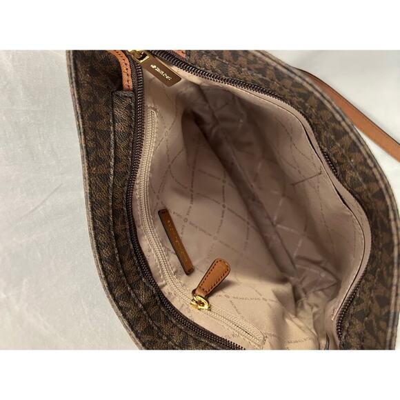 Michael Kors Brown Logo Classic Crossbody Purse GS - Picture 6 of 6